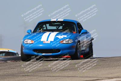 media/Oct-26-2025-CalClub SCCA (Sun) [[8ce1e69566]]/Group 5/Grapevine/